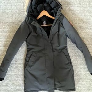 Canada Goose Victoria Parka in XS barely used!!